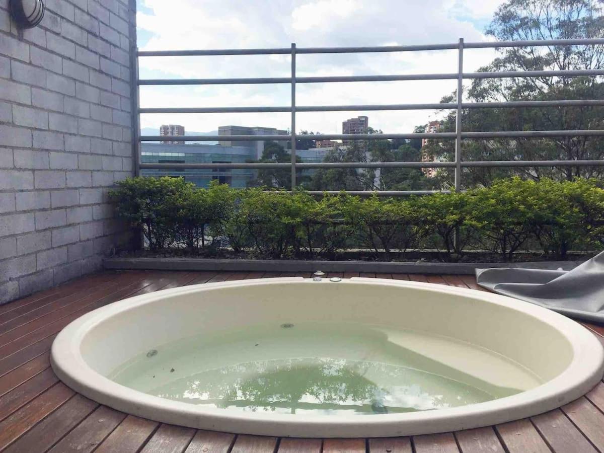 Moderno apartamento Poblado 10 min del Lleras y Provenza Medellín Exterior foto
